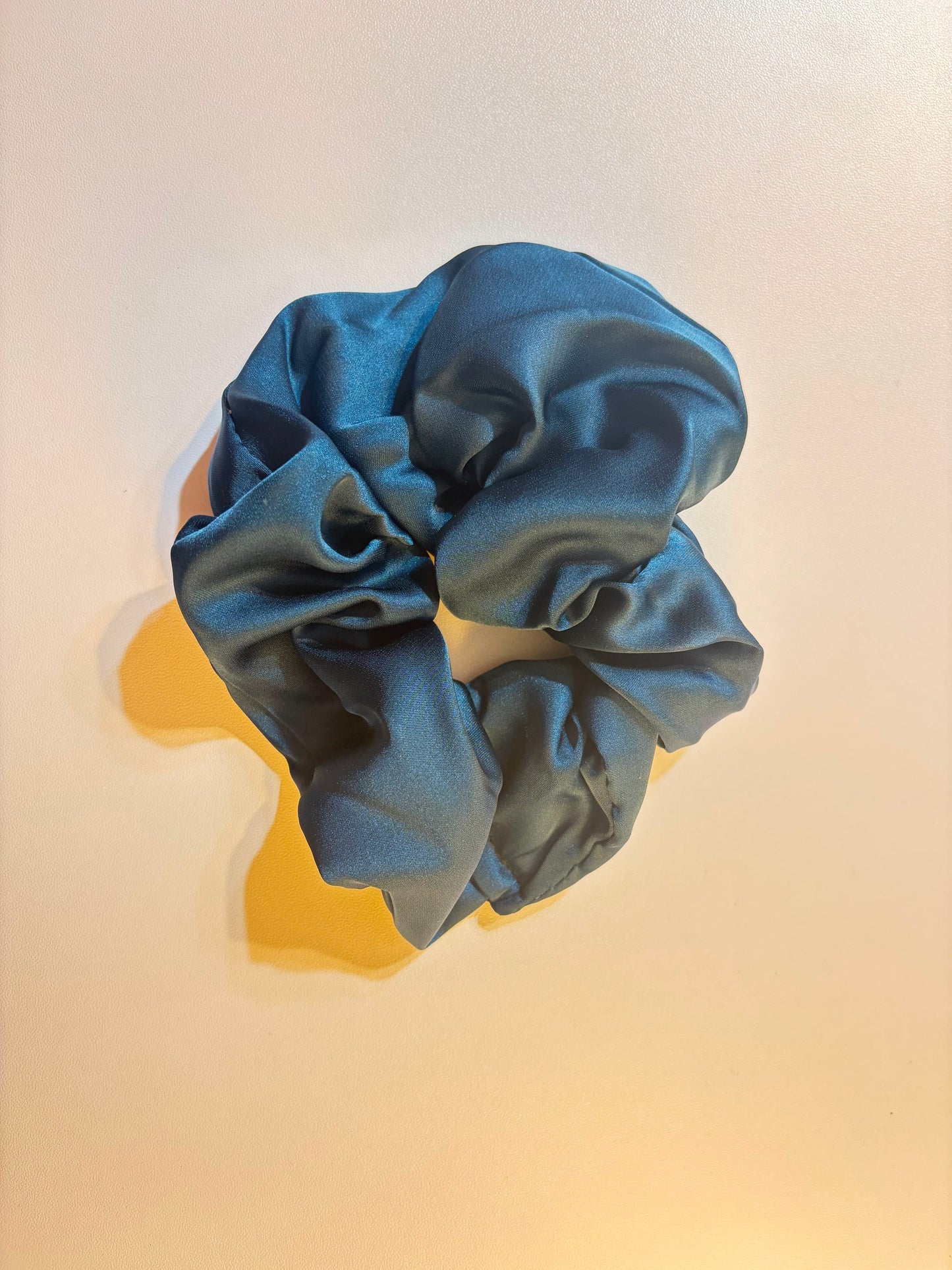 2 Scrunchies