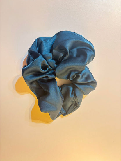 2 Scrunchies