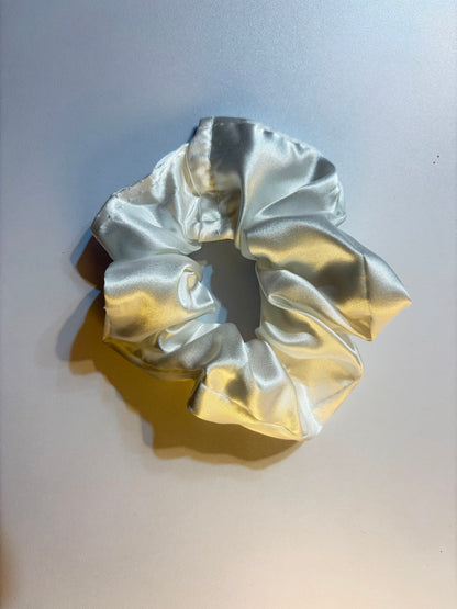 2 Scrunchies