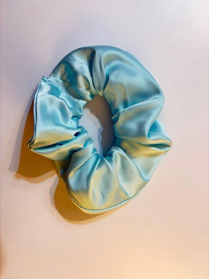 2 Scrunchies